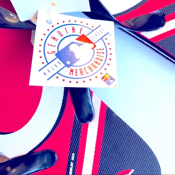 NEW Cincinnati Reds Sandals Flip Flops Small Women’s - Picture 6 of 13